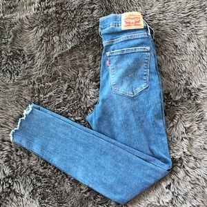 Levi 711 denim stretch jeans